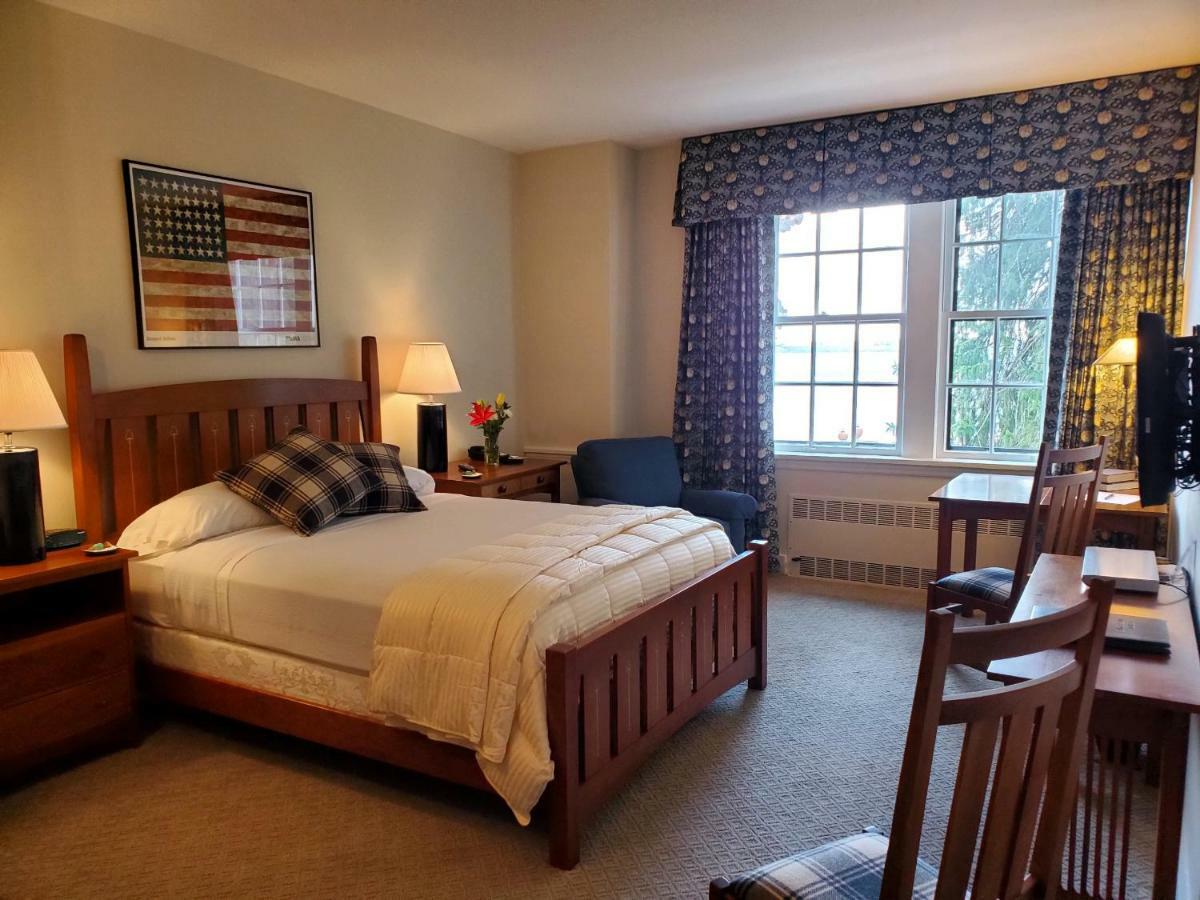 Studio met Queensize Bed